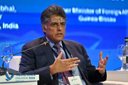 A Global Order in Churn Seeking Solutions 5