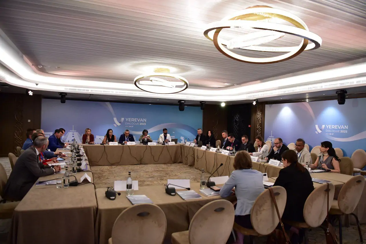 Strengthening information integrity on climate change and other environmental issues with Partnership for Information and Democracy